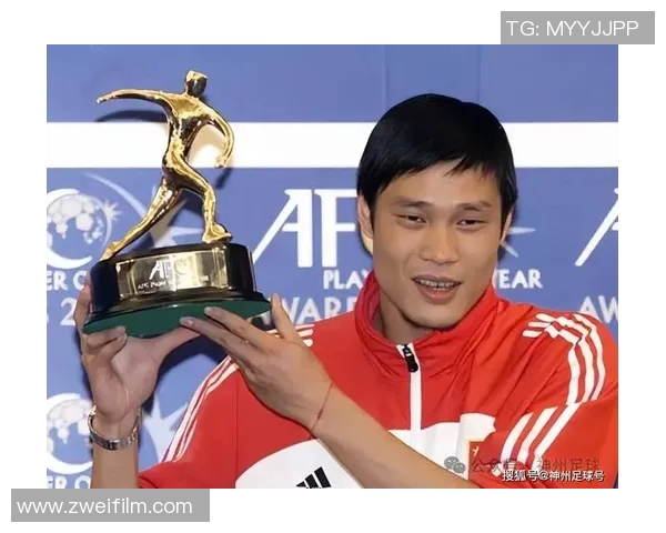 国足球星年薪突破70万元引发热议 成为足球行业薪资新标杆 国足球星年薪突破70万元引发热议 成为足球行业薪资新标杆