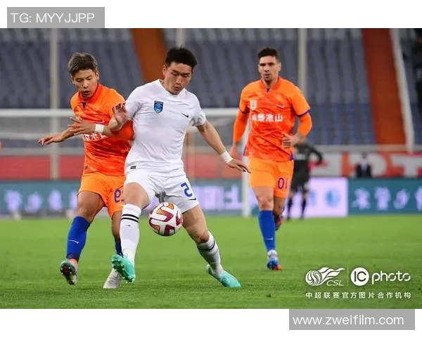 护士表演聚焦足球球星奋斗历程展现激情与坚韧力量