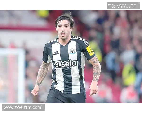 足球巨星亲穿球衣展示个人风采 揭秘他们背后的意义与故事 足球巨星亲穿球衣展示个人风采 揭秘他们背后的意义与故事