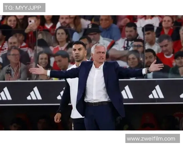 足球狠人：那些用铁血防守与无情进攻震慑全场的球场霸主