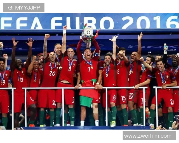 法国足球传奇:回顾曾经的星光璀璨与辉煌岁月 法国足球传奇:回顾曾经的星光璀璨与辉煌岁月