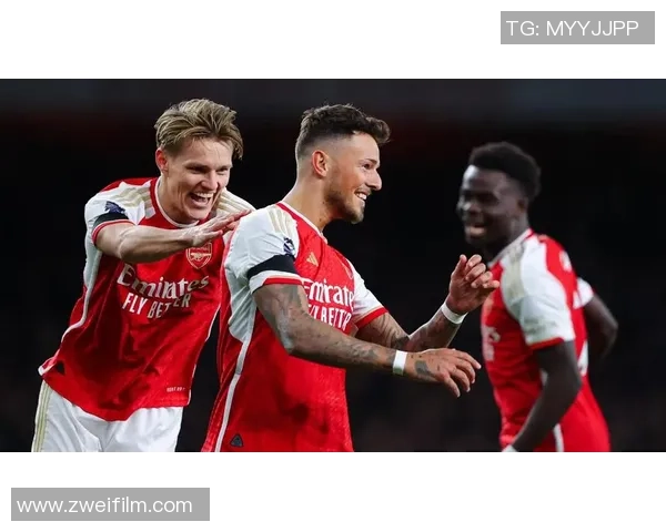 阿森纳3号球星背后的故事与他在球队中的关键作用解析 阿森纳3号球星背后的故事与他在球队中的关键作用解析