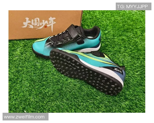 球星赠送定制足球鞋背后的品牌代言与市场策略分析 球星赠送定制足球鞋背后的品牌代言与市场策略分析